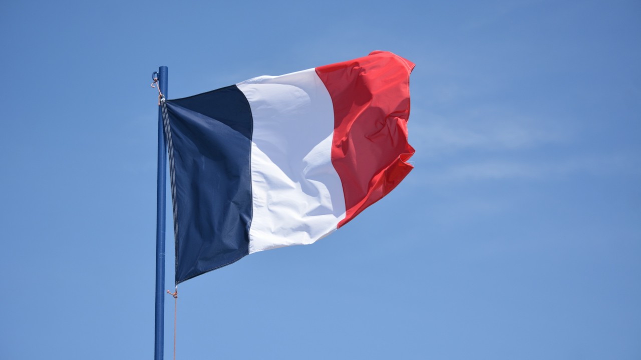 Francia bandiera 1920x1080 20200508 001 FillWzEyODAsNzIwXQ