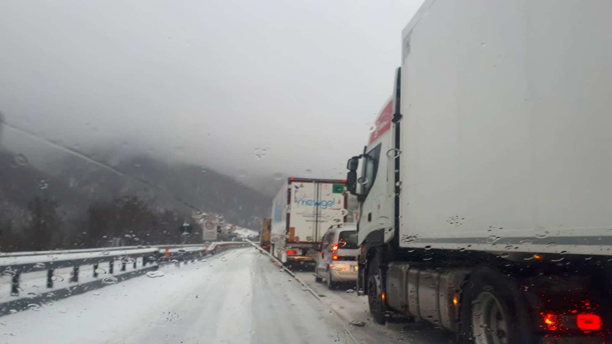 camion sulla neve 001